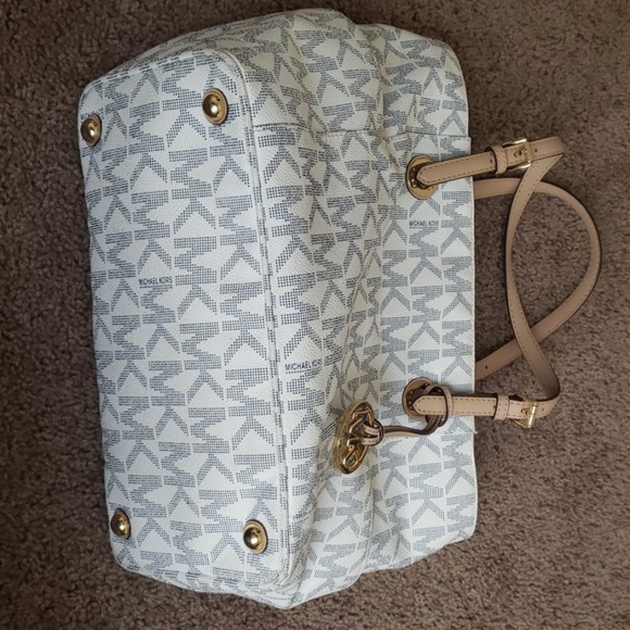 Women's hand bag